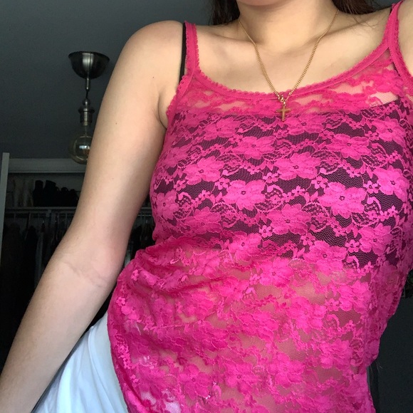 Cute little 90s inspired lace tank💕 - Picture 2 of 2